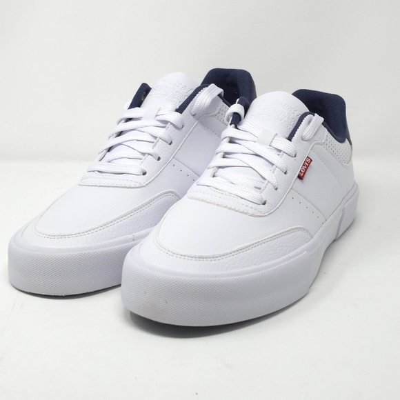 Levi's Other - Levi’s Munro Sneakers White/Navy Low Top Size 8M